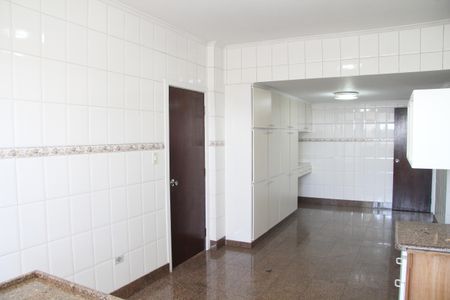 Apartamento à venda com 240m², 5 quartos e 2 vagasCozinha