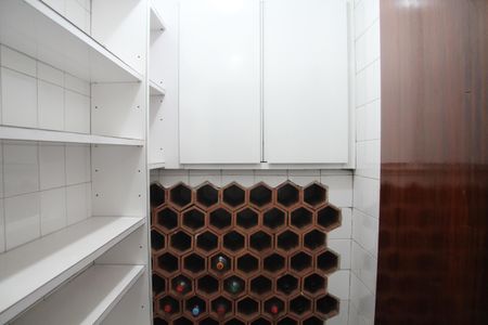 Apartamento à venda com 240m², 5 quartos e 2 vagasCozinha / Adega