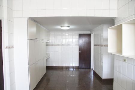 Apartamento à venda com 240m², 5 quartos e 2 vagasCozinha