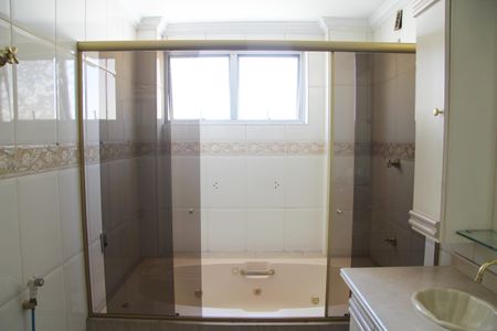 Apartamento à venda com 240m², 5 quartos e 2 vagasBanheiro da Suíte 5