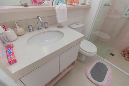 Apartamento à venda com 124m², 3 quartos e 3 vagas Apartamento à venda com 124m², 3 quartos e 3 vagasBanheiro da Suíte 1