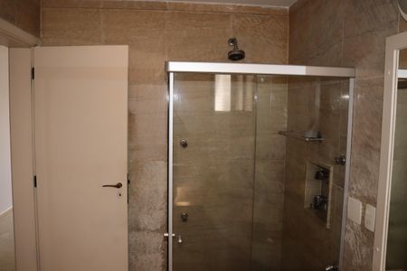 Apartamento para alugar com 344m², 4 quartos e 5 vagasBanheiro da Suíte 2 