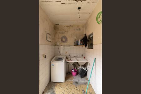 Casa à venda com 130m², 2 quartos e 3 vagas Casa à venda com 130m², 2 quartos e 3 vagasLavanderia