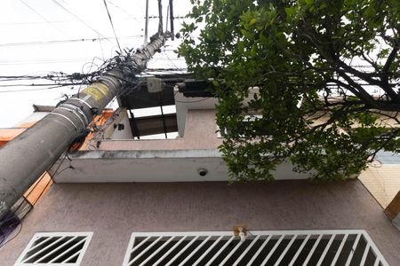 Casa à venda com 130m², 2 quartos e 3 vagas Casa à venda com 130m², 2 quartos e 3 vagasFachada