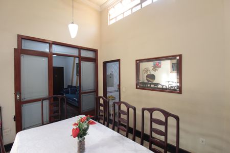 Casa à venda com 210m², 3 quartos e 2 vagasCopa