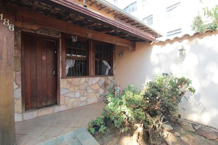 Casa à venda com 210m², 3 quartos e 2 vagasGaragem