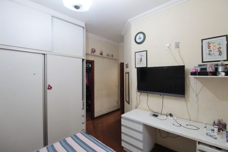 Casa à venda com 210m², 3 quartos e 2 vagasSuíte