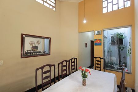 Casa à venda com 210m², 3 quartos e 2 vagasCopa