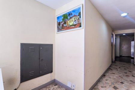 Apartamento à venda com 60m², 2 quartos e 1 vaga Apartamento à venda com 60m², 2 quartos e 1 vagaHall social
