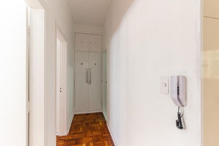 Apartamento à venda com 108m², 2 quartos e sem vaga Apartamento à venda com 108m², 2 quartos e sem vagaCorredor