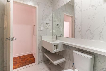 Apartamento à venda com 108m², 2 quartos e sem vaga Apartamento à venda com 108m², 2 quartos e sem vagaBanheiro