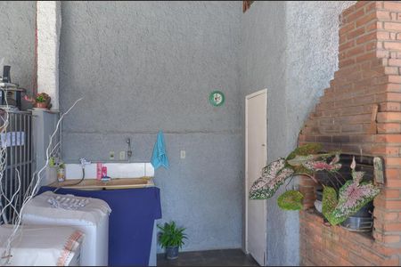 Casa à venda com 313m², 2 quartos e 2 vagas Casa à venda com 313m², 2 quartos e 2 vagasÁrea de Serviço - Churrasqueira