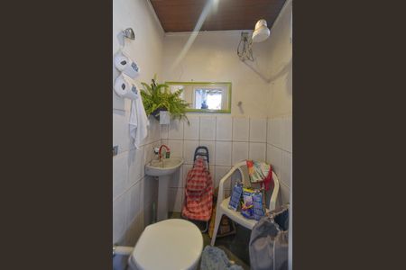 Casa à venda com 313m², 2 quartos e 2 vagas Casa à venda com 313m², 2 quartos e 2 vagasÁrea externa - Banheiro