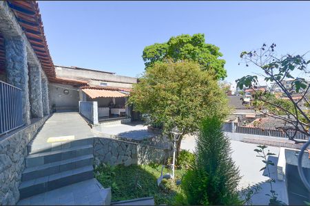 Casa à venda com 313m², 2 quartos e 2 vagas Casa à venda com 313m², 2 quartos e 2 vagasÁrea externa