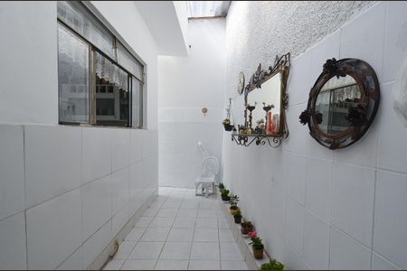 Casa à venda com 313m², 2 quartos e 2 vagas Casa à venda com 313m², 2 quartos e 2 vagasÁrea externa