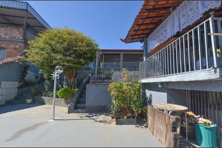 Casa à venda com 313m², 2 quartos e 2 vagas Casa à venda com 313m², 2 quartos e 2 vagasÁrea externa