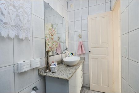 Casa à venda com 313m², 2 quartos e 2 vagas Casa à venda com 313m², 2 quartos e 2 vagasBanheiro