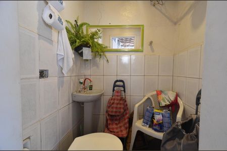 Casa à venda com 313m², 2 quartos e 2 vagas Casa à venda com 313m², 2 quartos e 2 vagasÁrea externa - Banheiro