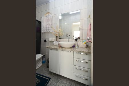 Casa à venda com 313m², 2 quartos e 2 vagas Casa à venda com 313m², 2 quartos e 2 vagasBanheiro