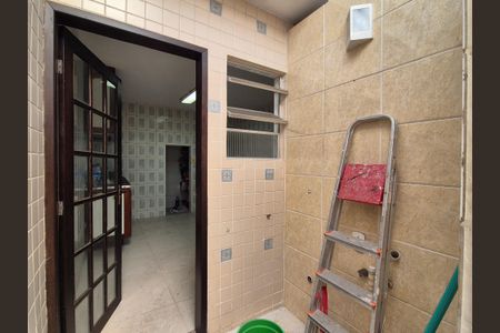 Casa à venda com 200m², 3 quartos e 3 vagas Casa à venda com 200m², 3 quartos e 3 vagasÁrea de Serviço