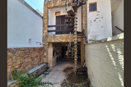 Casa à venda com 200m², 3 quartos e 3 vagas Casa à venda com 200m², 3 quartos e 3 vagasEdicula