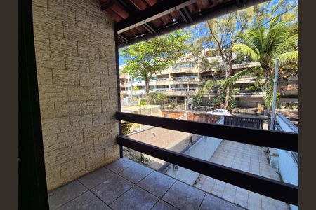 Casa à venda com 200m², 3 quartos e 3 vagas Casa à venda com 200m², 3 quartos e 3 vagasVaranda da suite 2