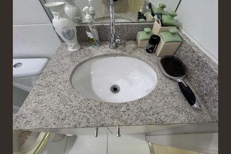 Apartamento à venda com 67m², 2 quartos e 1 vaga Apartamento à venda com 67m², 2 quartos e 1 vagaBanheiro Social