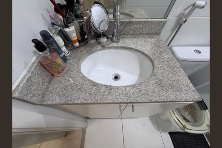 Apartamento à venda com 67m², 2 quartos e 1 vaga Apartamento à venda com 67m², 2 quartos e 1 vagaBanheiro da Suíte
