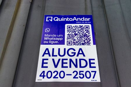 Casa à venda com 611m², 1 quarto e 6 vagas Casa à venda com 611m², 1 quarto e 6 vagasPlaquinha