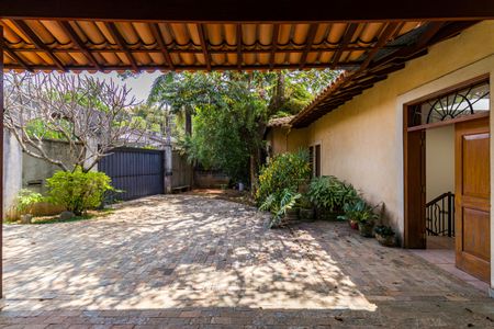 Casa à venda com 611m², 1 quarto e 6 vagas Casa à venda com 611m², 1 quarto e 6 vagasÁrea comum