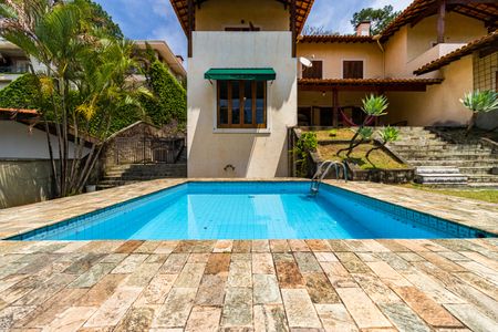 Casa à venda com 611m², 1 quarto e 6 vagas Casa à venda com 611m², 1 quarto e 6 vagasÁrea comum