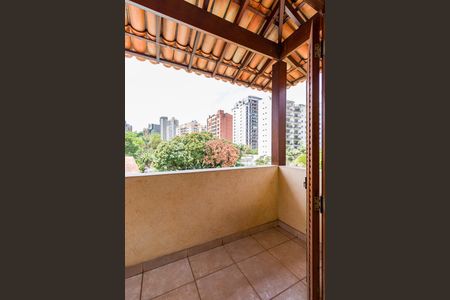 Casa à venda com 611m², 1 quarto e 6 vagas Casa à venda com 611m², 1 quarto e 6 vagasVaranda da Suíte