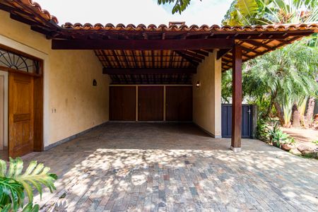 Casa à venda com 611m², 1 quarto e 6 vagas Casa à venda com 611m², 1 quarto e 6 vagasÁrea comum