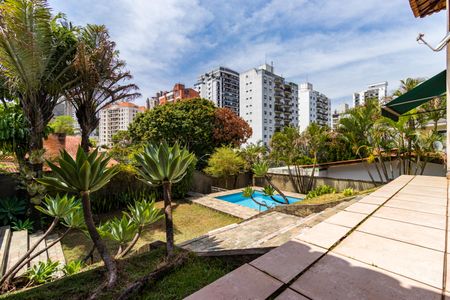 Casa à venda com 611m², 1 quarto e 6 vagas Casa à venda com 611m², 1 quarto e 6 vagasÁrea comum