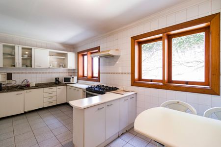 Casa à venda com 611m², 1 quarto e 6 vagas Casa à venda com 611m², 1 quarto e 6 vagasCozinha