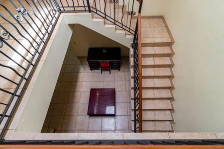 Casa à venda com 611m², 1 quarto e 6 vagas Casa à venda com 611m², 1 quarto e 6 vagasCorredor