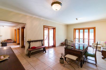 Casa à venda com 611m², 1 quarto e 6 vagas Casa à venda com 611m², 1 quarto e 6 vagasSala de Estar