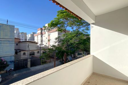 Casa à venda com 270m², 4 quartos e 4 vagas Casa à venda com 270m², 4 quartos e 4 vagasVaranda da Sala 2