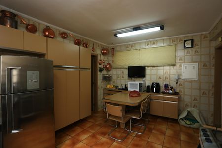 Casa à venda com 351m², 2 quartos e 3 vagas Casa à venda com 351m², 2 quartos e 3 vagasCozinha