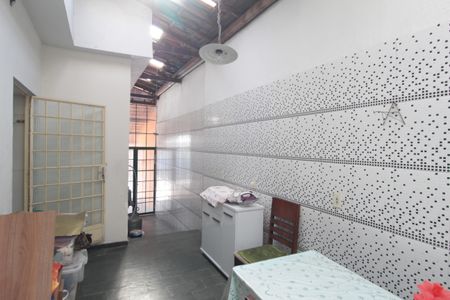 Casa à venda com 233m², 2 quartos e 2 vagasAteliê