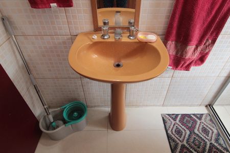 Casa à venda com 233m², 2 quartos e 2 vagasBanheiro Social