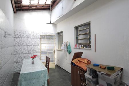 Casa à venda com 233m², 2 quartos e 2 vagasAteliê