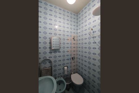 Casa à venda com 233m², 2 quartos e 2 vagasBanheiro da Suite