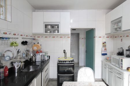 Casa à venda com 233m², 2 quartos e 2 vagasCozinha