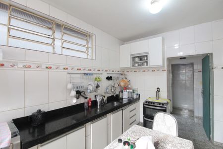 Casa à venda com 233m², 2 quartos e 2 vagasCozinha