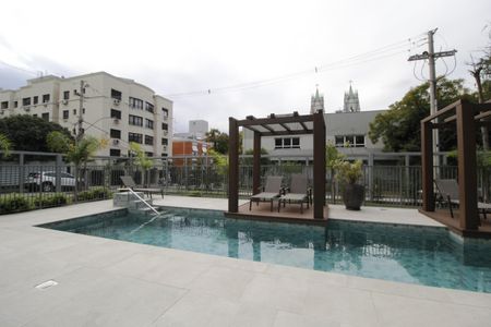 Apartamento à venda com 70m², 2 quartos e 1 vagaÁrea comum - Piscina