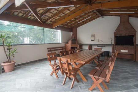 Apartamento à venda com 209m², 3 quartos e 3 vagas Apartamento à venda com 209m², 3 quartos e 3 vagasÁrea comum - Churrasqueira