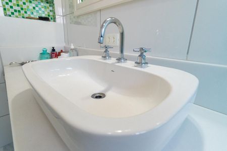 Apartamento à venda com 209m², 3 quartos e 3 vagas Apartamento à venda com 209m², 3 quartos e 3 vagasBanheiro Social Detalhe