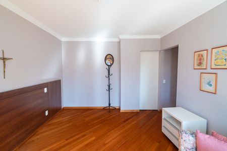 Apartamento à venda com 209m², 3 quartos e 3 vagas Apartamento à venda com 209m², 3 quartos e 3 vagasSuíte
