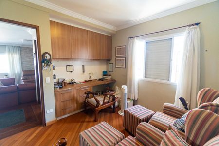 Apartamento à venda com 209m², 3 quartos e 3 vagas Apartamento à venda com 209m², 3 quartos e 3 vagasEscritório